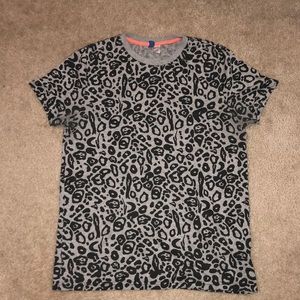 Gray Leopard Print t-shirt